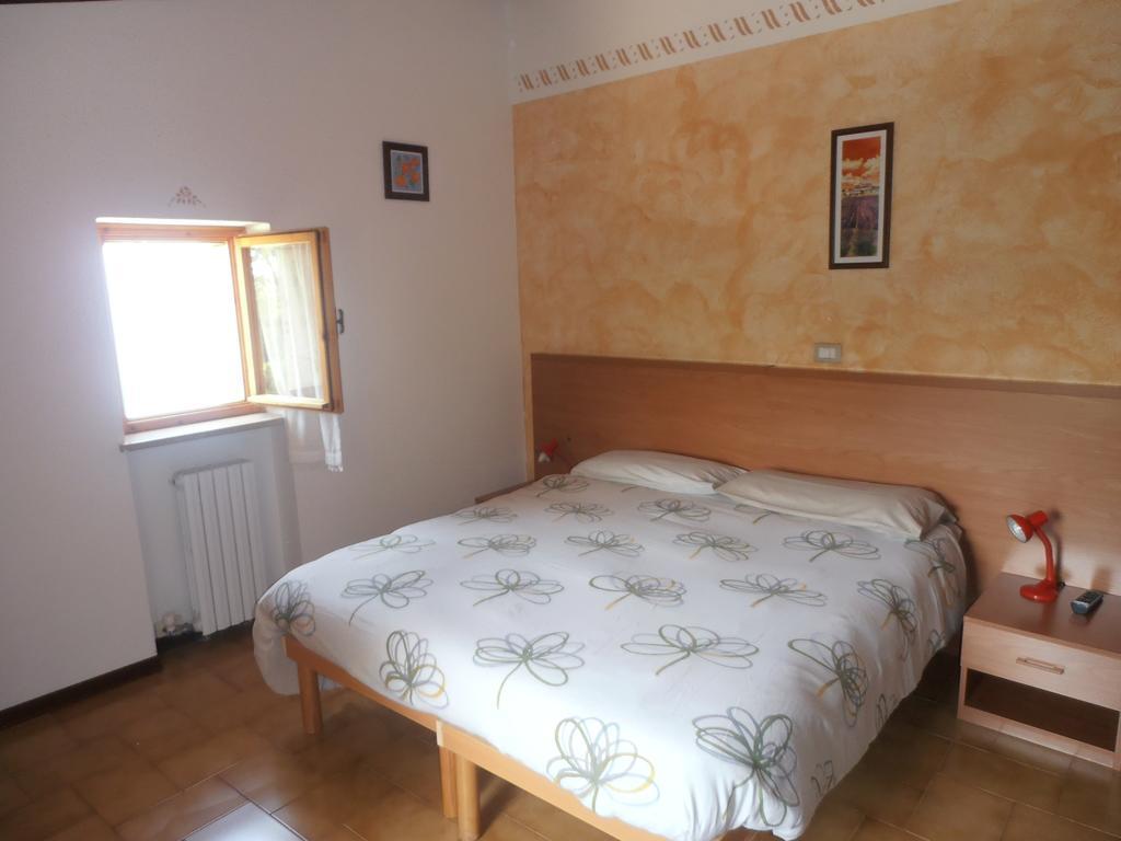 Agriturismo La Part San Zeno di Montagna Pokoj fotografie